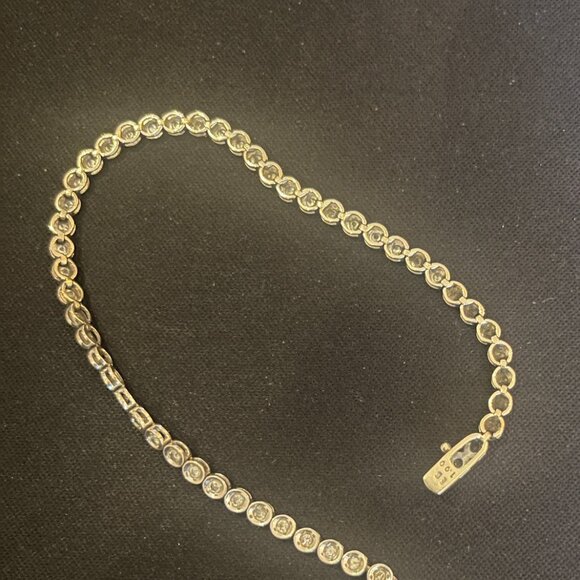 7" 18K White Gold Tennis Bracelet - Picture 5 of 10
